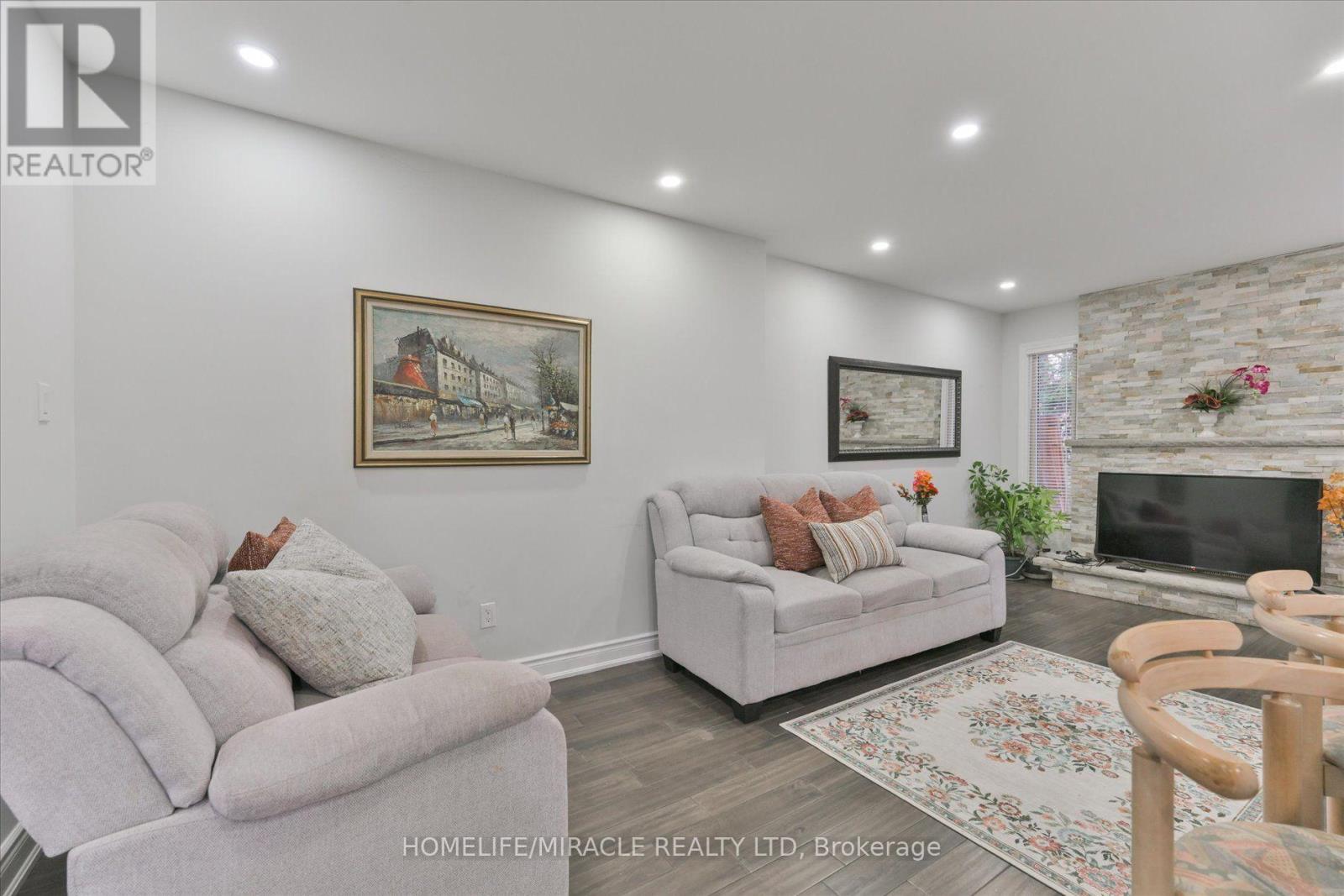 #46 10 CARDWELL AVENUE - 7