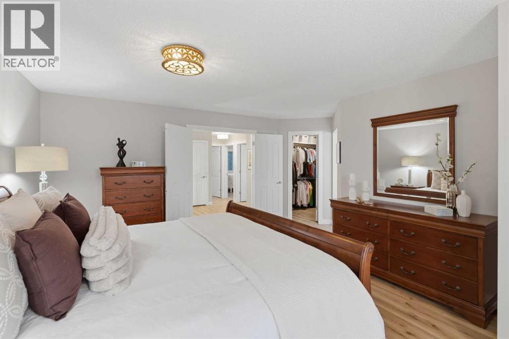 5 Bed, 4 Bath House for Sale in Calgary – 211 Douglasview Road SE, Calgary – MLS# A2352266 - Image 17