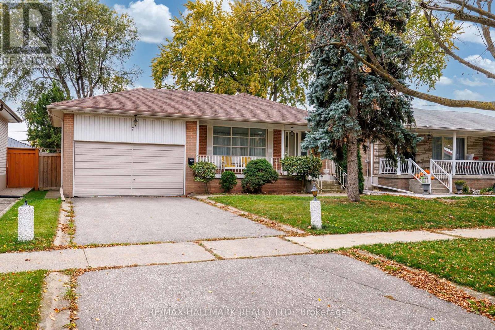 7 MANCROFT CRESCENT - 1