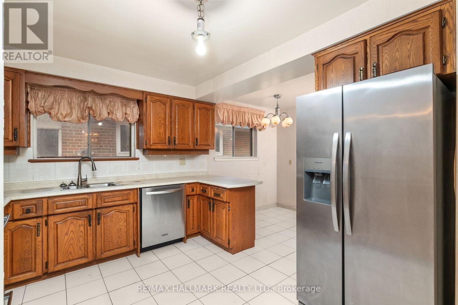 7 MANCROFT CRESCENT - 10