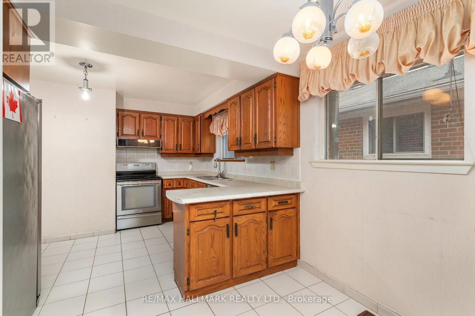 7 MANCROFT CRESCENT - 11