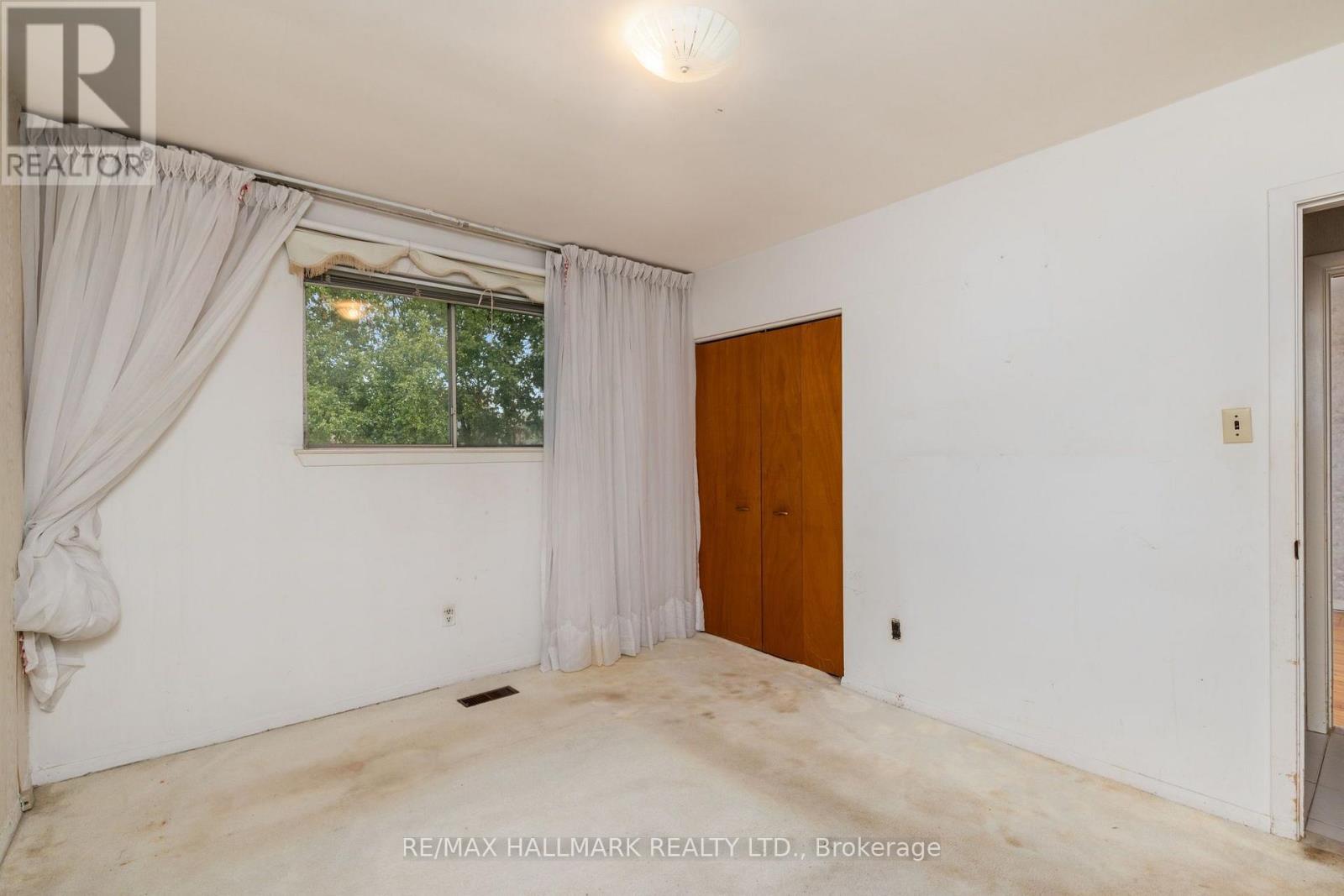 7 MANCROFT CRESCENT - 21