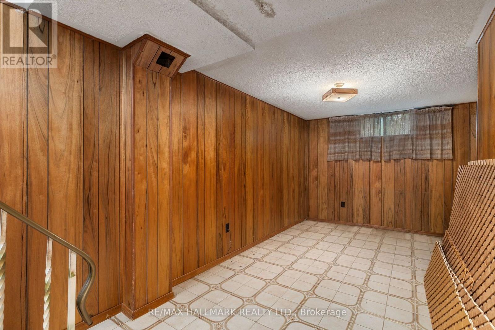 7 MANCROFT CRESCENT - 27