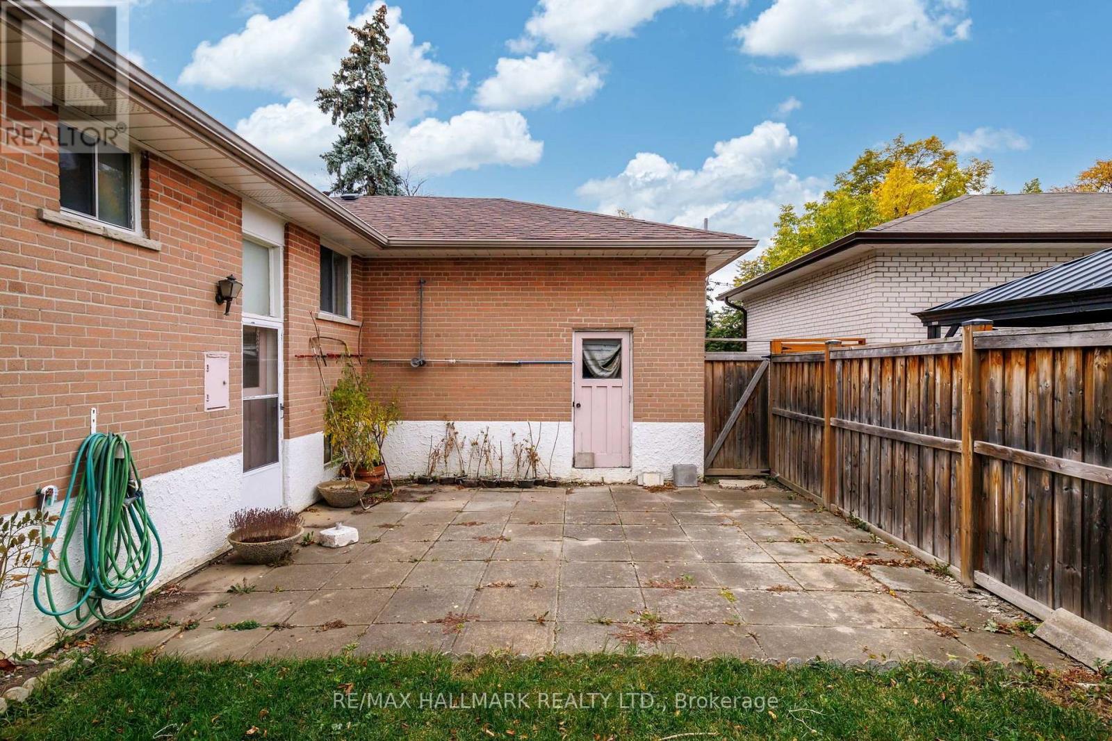 7 MANCROFT CRESCENT - 34