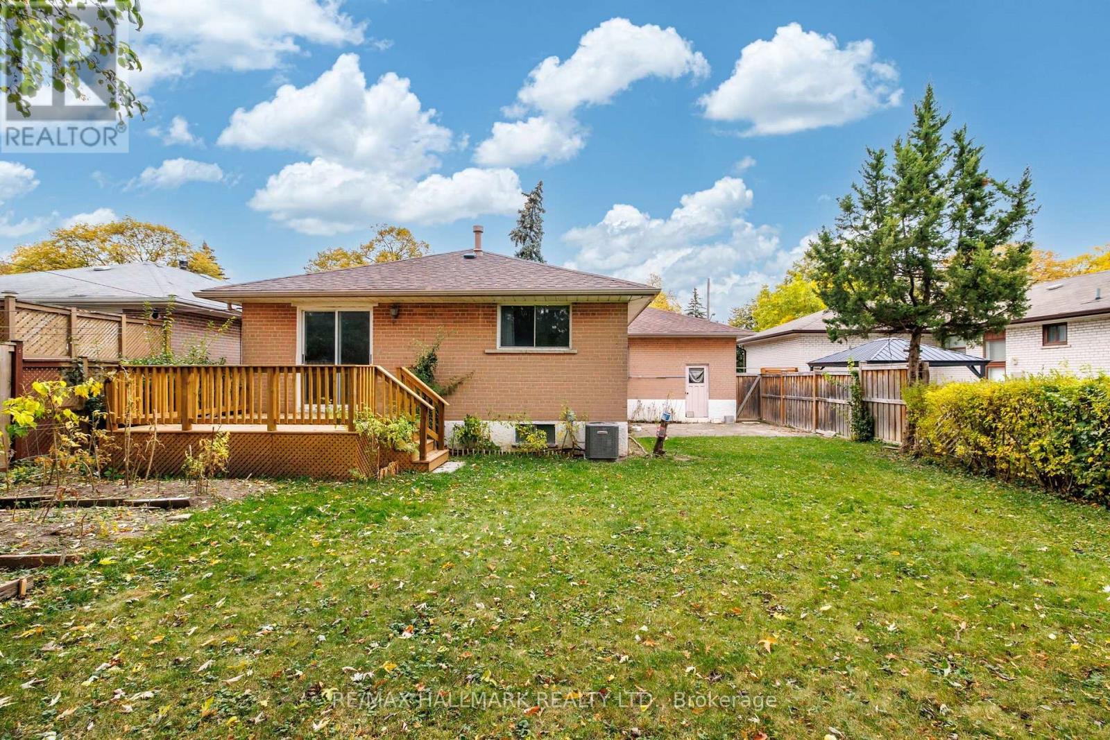 7 MANCROFT CRESCENT - 38
