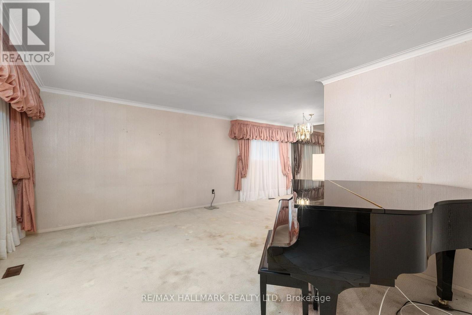 7 MANCROFT CRESCENT - 5
