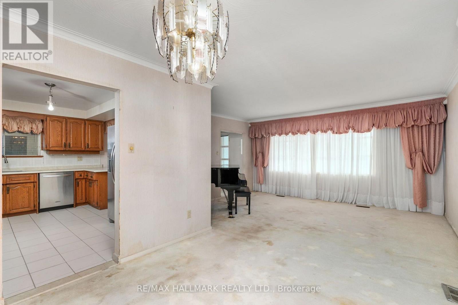 7 MANCROFT CRESCENT - 9