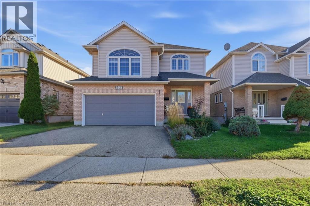 382 MOUNTAIN LAUREL Crescent — photo 2