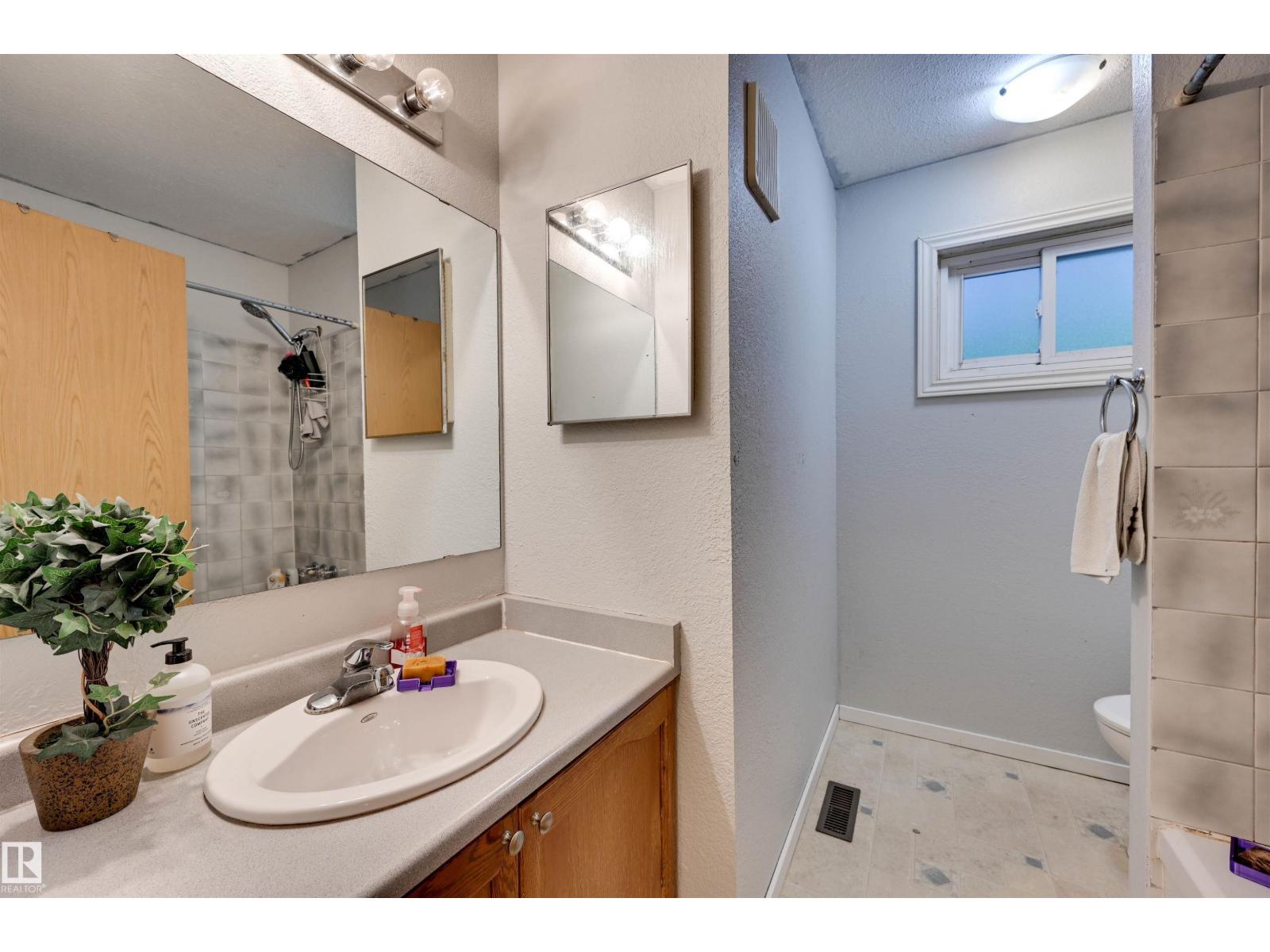 3929 25 Avenue NW, Bisset — photo 21 of 30: Property photo