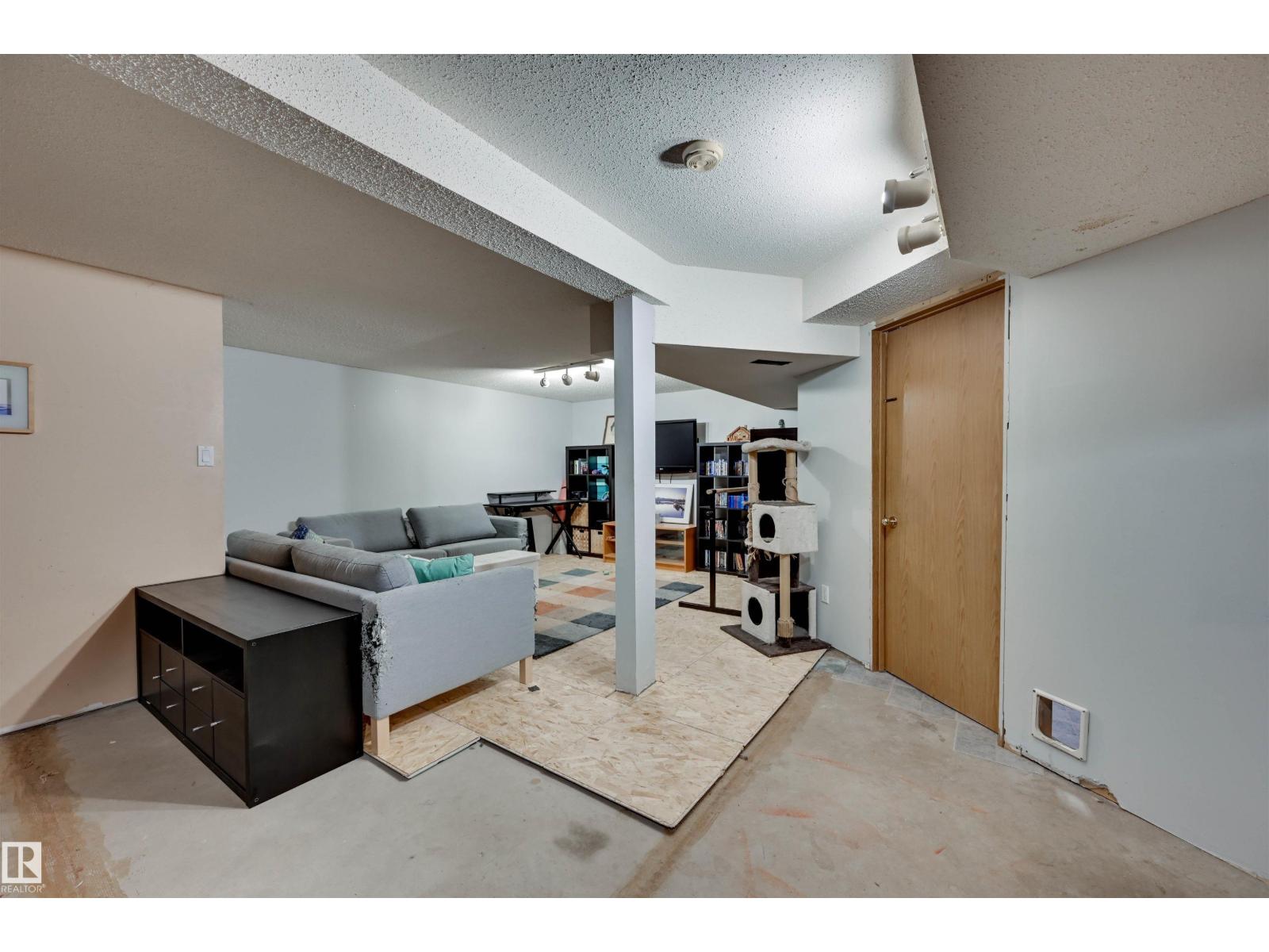 3929 25 Avenue NW, Bisset — photo 27 of 30: Property photo