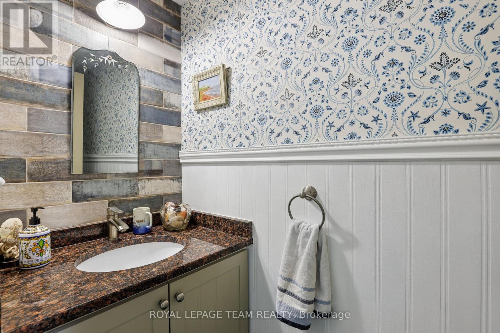 GROUND FLOOR POWDER ROOM.