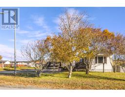 48 Maple Drive thumbnail 17