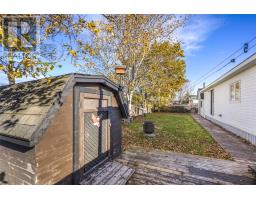 48 Maple Drive thumbnail 19