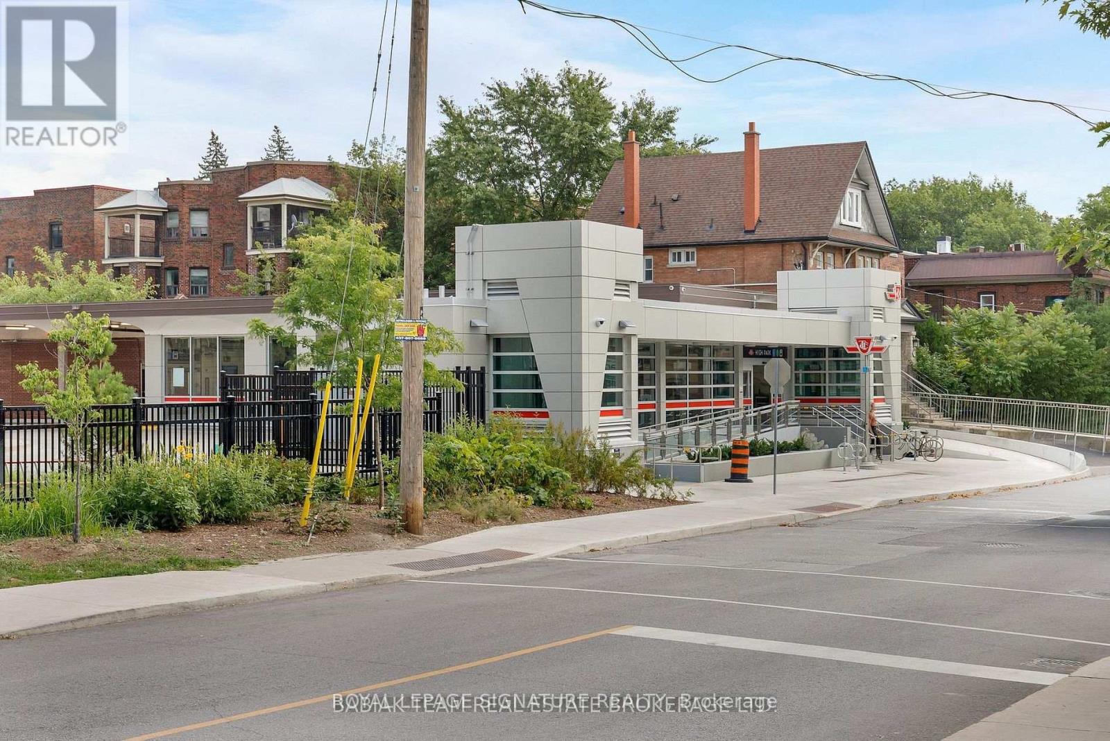 #2205 50 QUEBEC AVENUE - 39