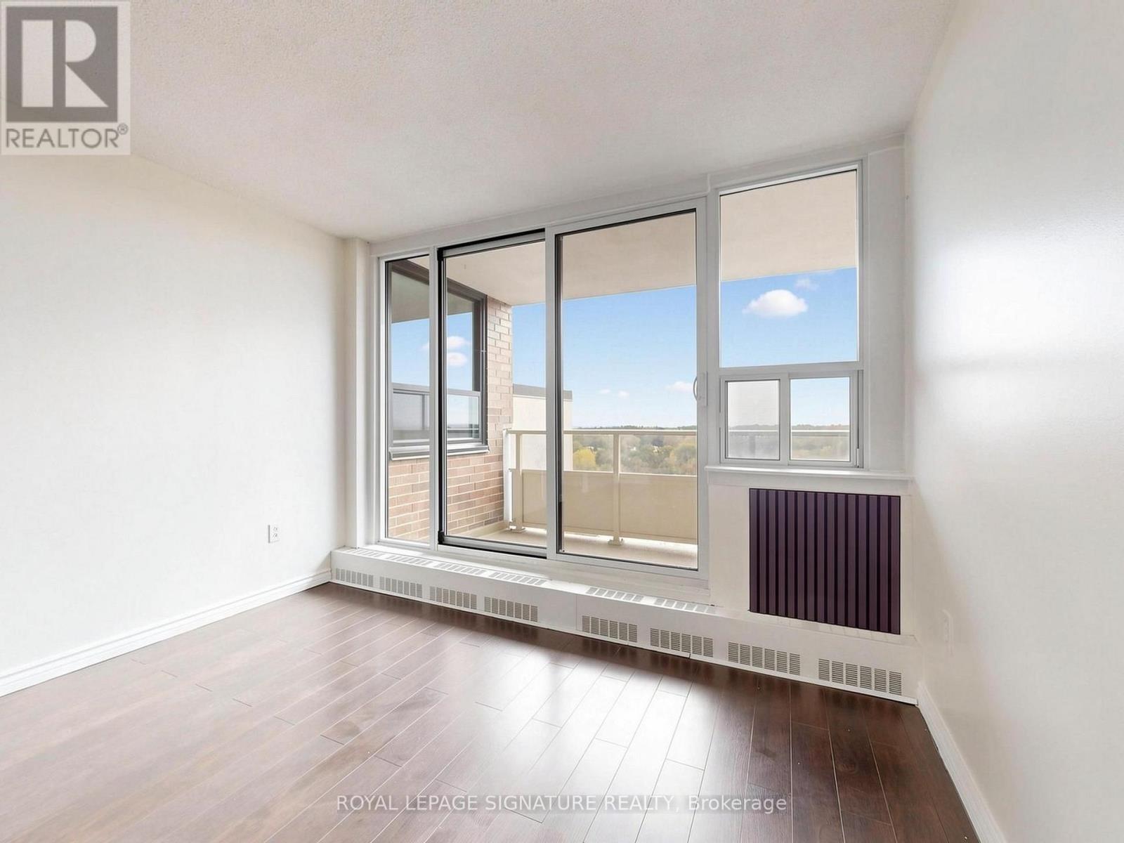 #PH04 15 TORRANCE ROAD - 17