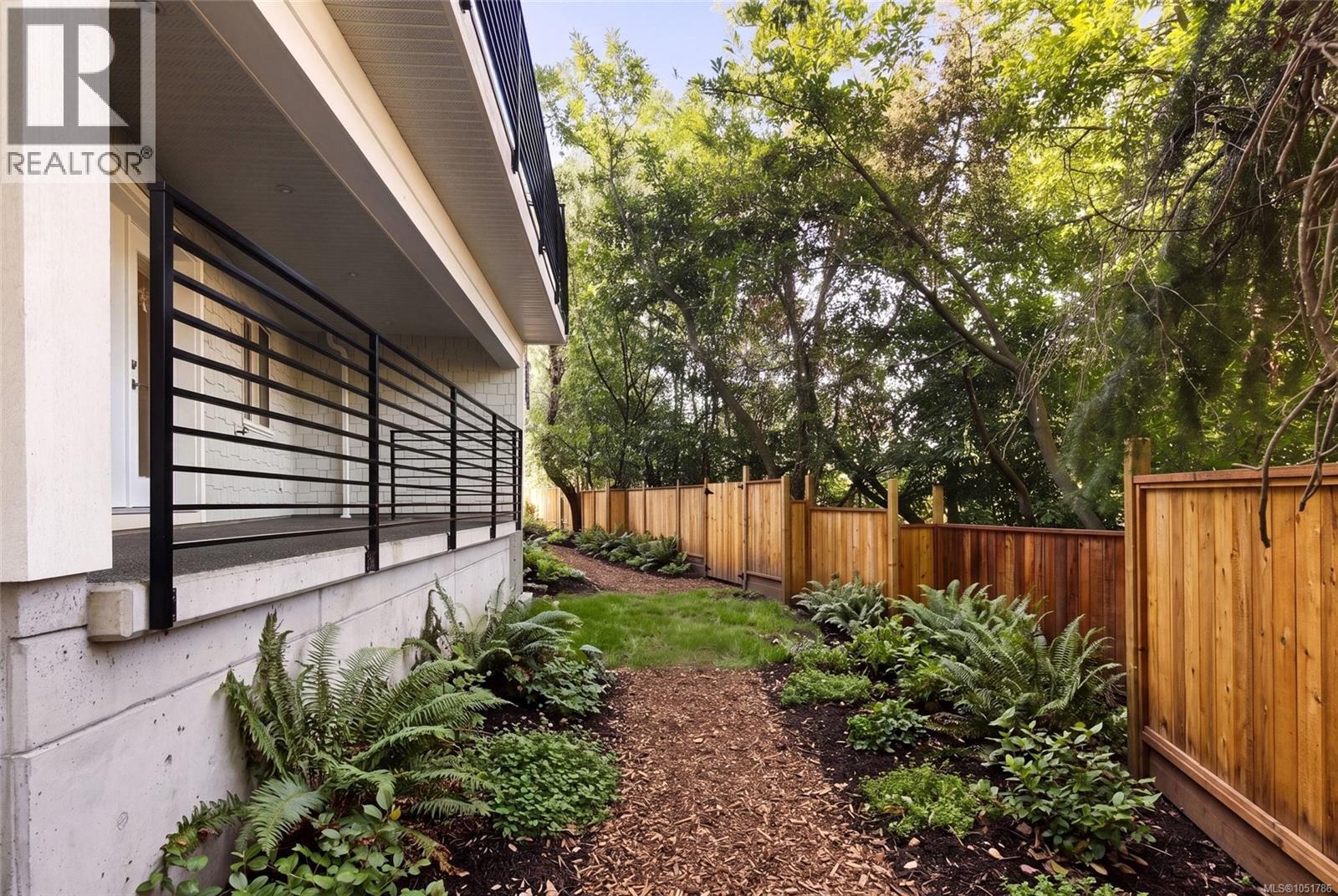 1 2727 Green Vale Avenue, Saanich