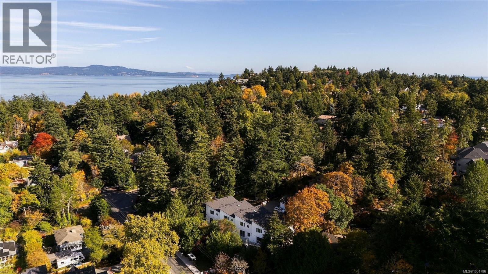 1 2727 Green Vale Avenue, Saanich