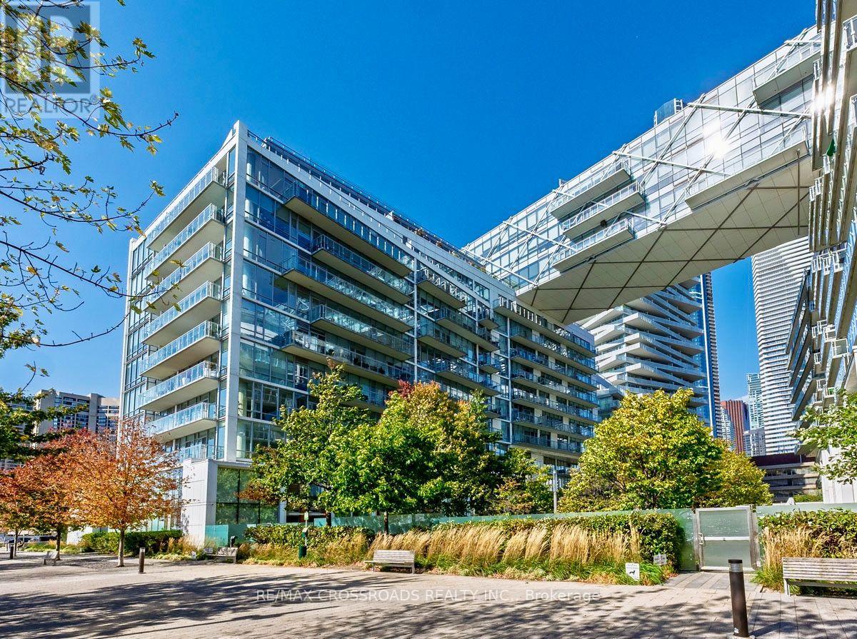 #1010 29 QUEENS QUAY E - 28