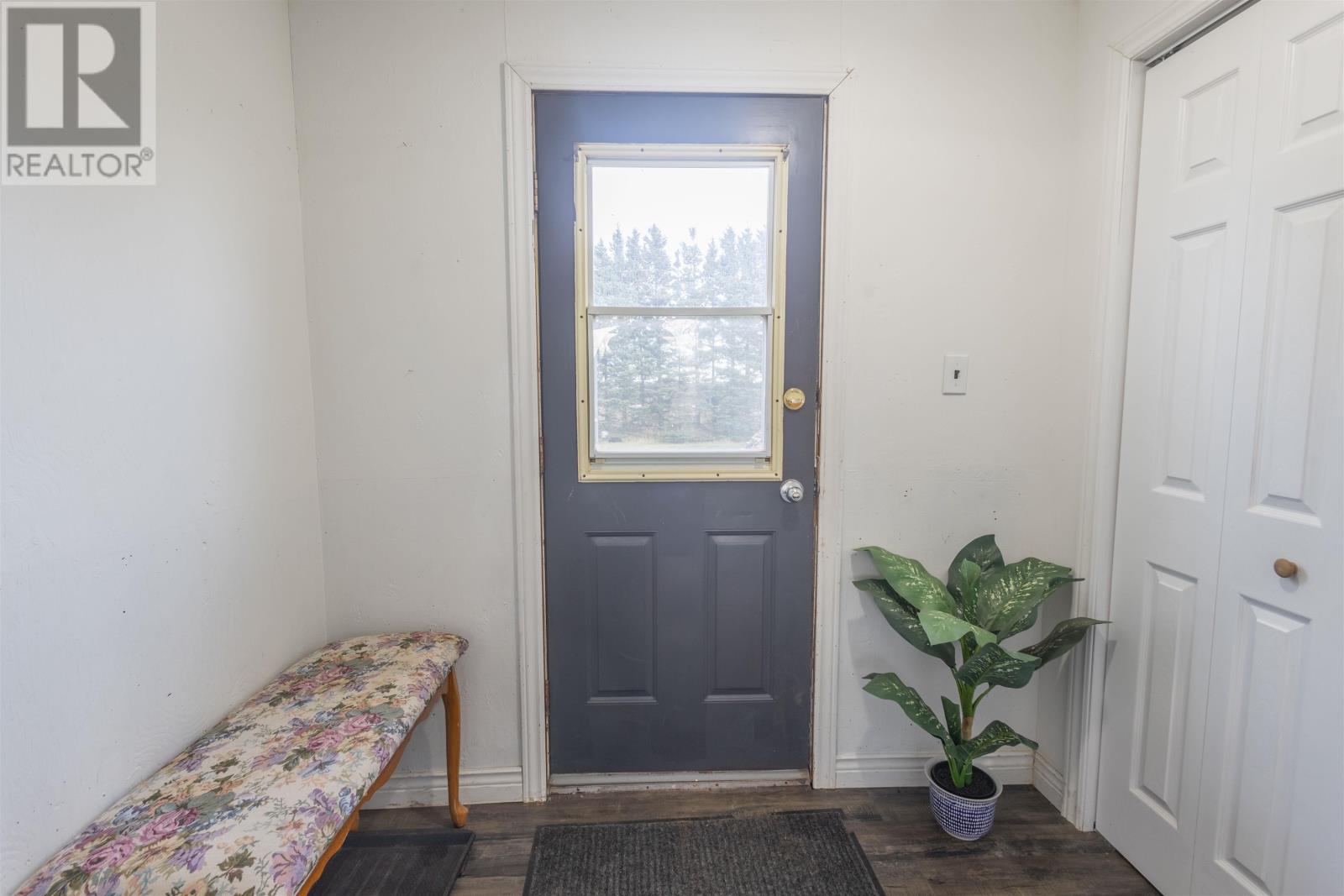 411 WINDON Road - 4