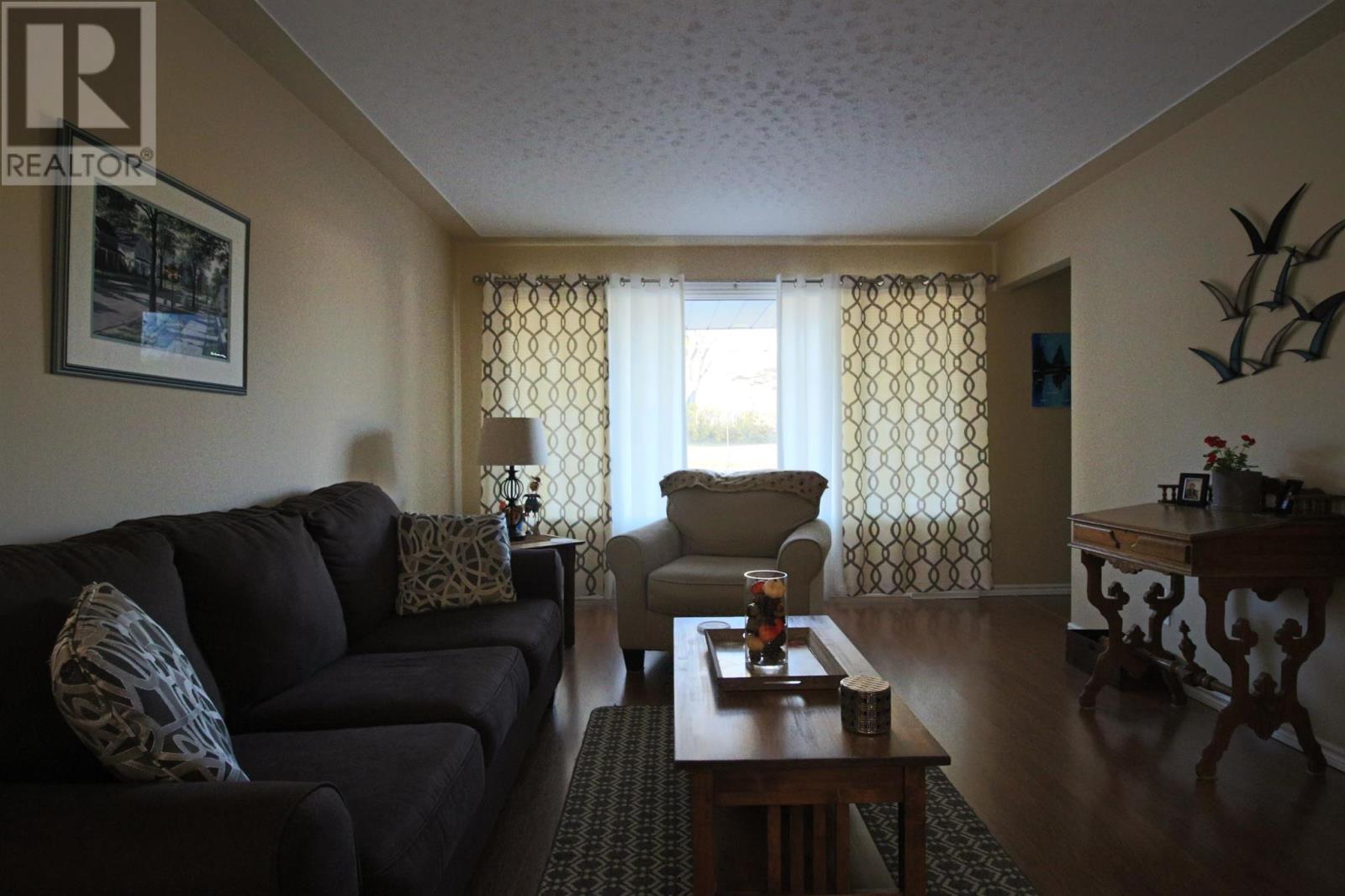 8 Wireless AVE - 28