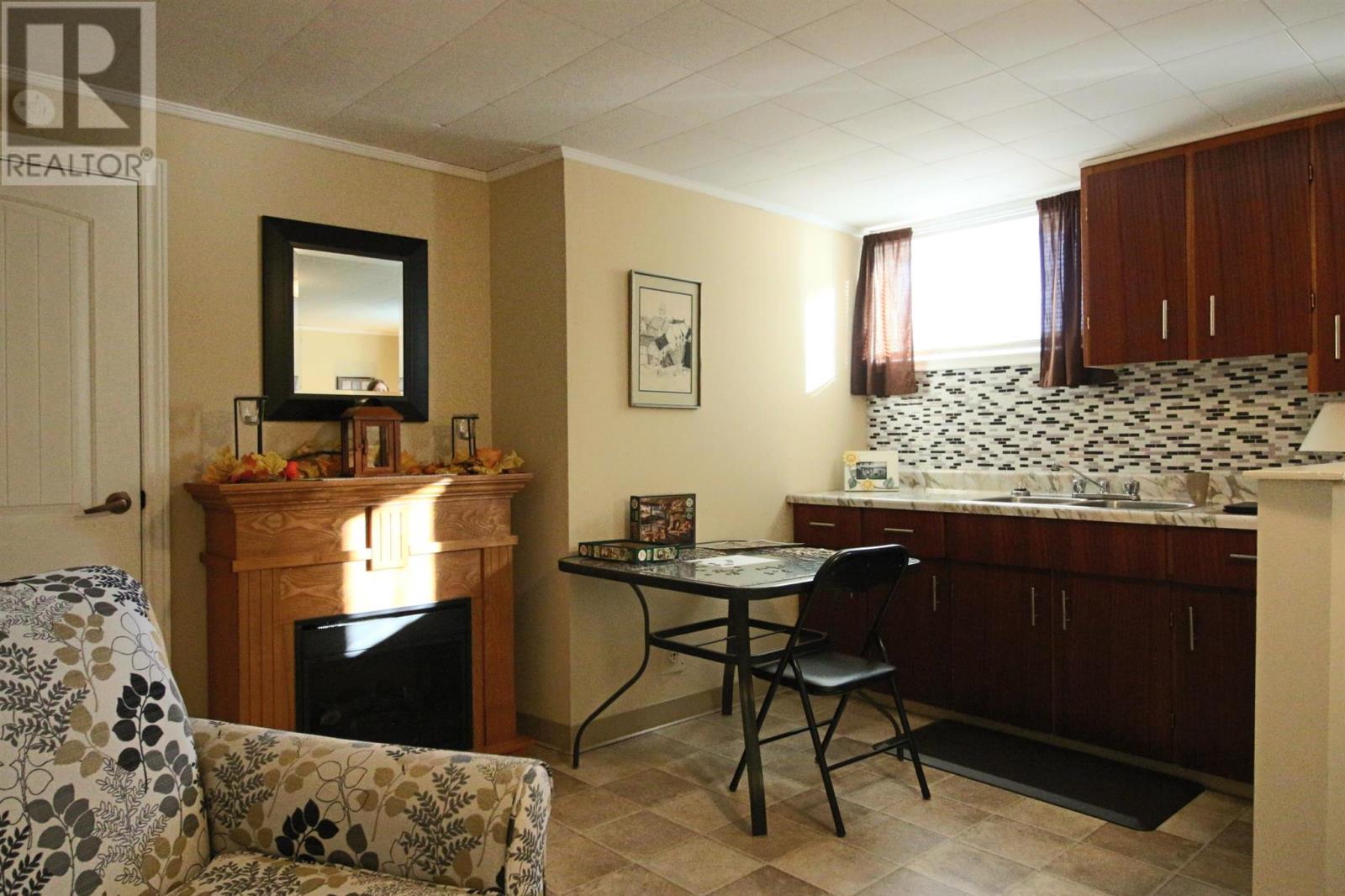 8 Wireless AVE - 39