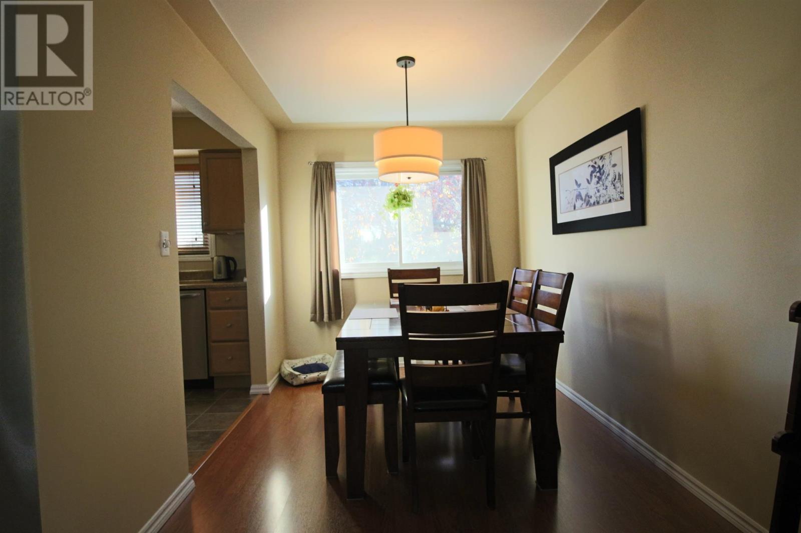 8 Wireless AVE - 25