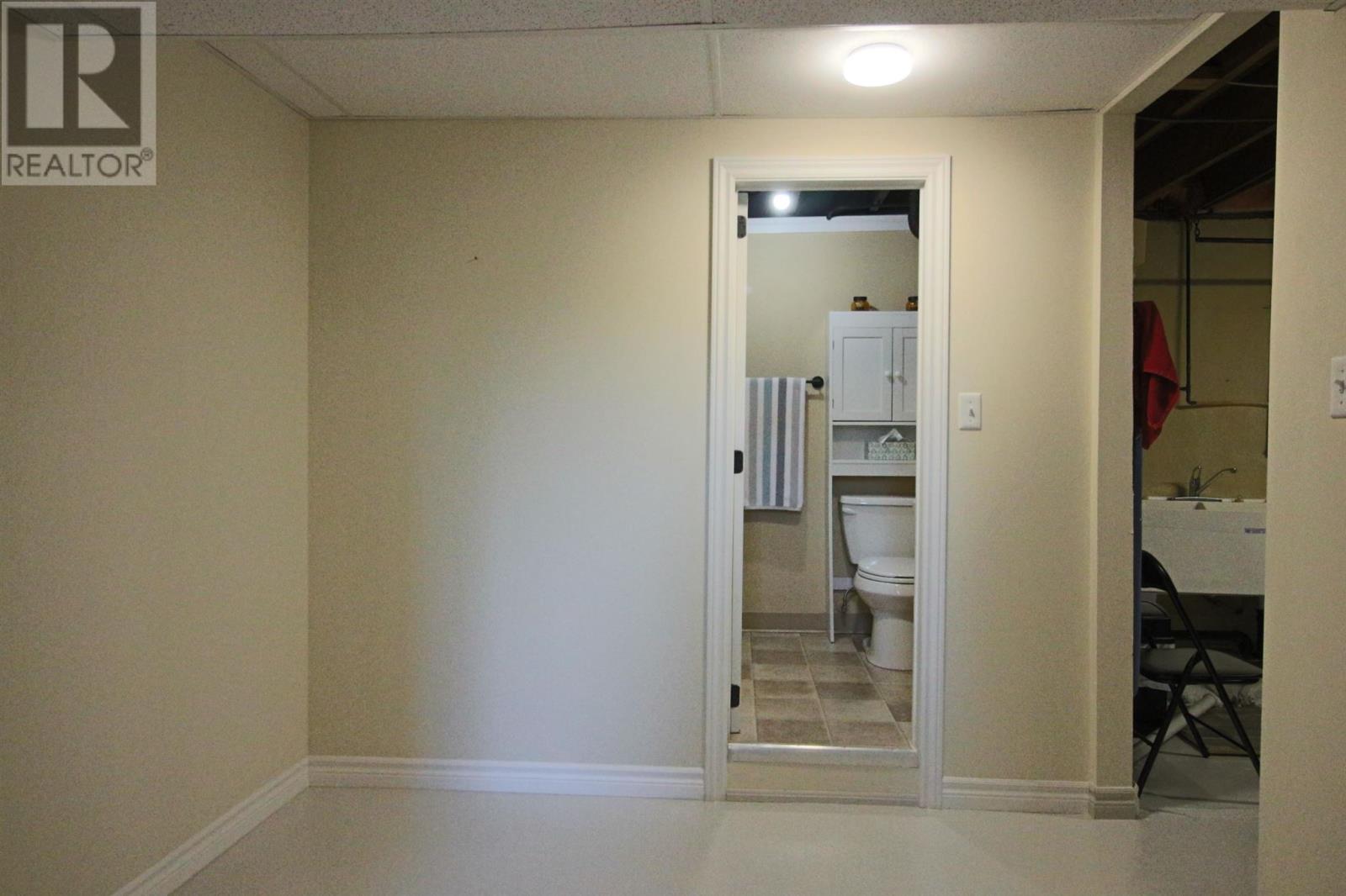 8 Wireless AVE - 41