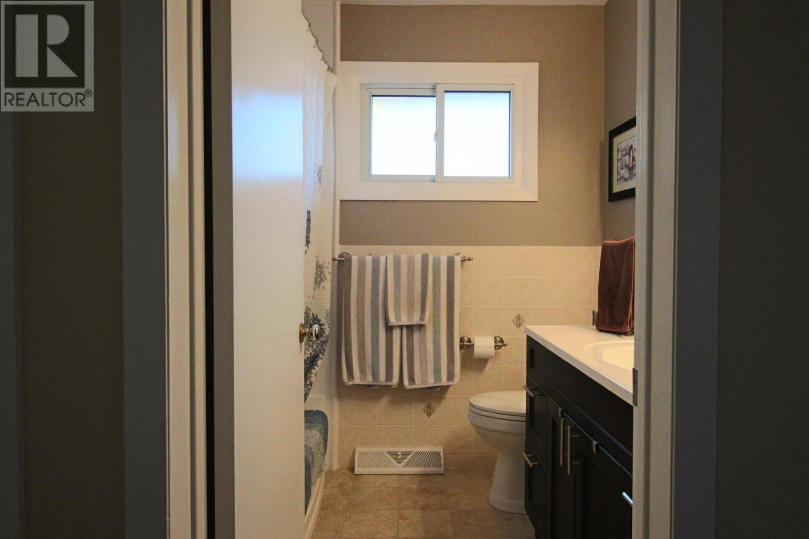 8 Wireless AVE - 38