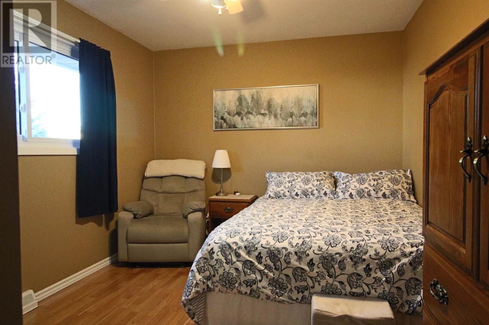 8 Wireless AVE - 34