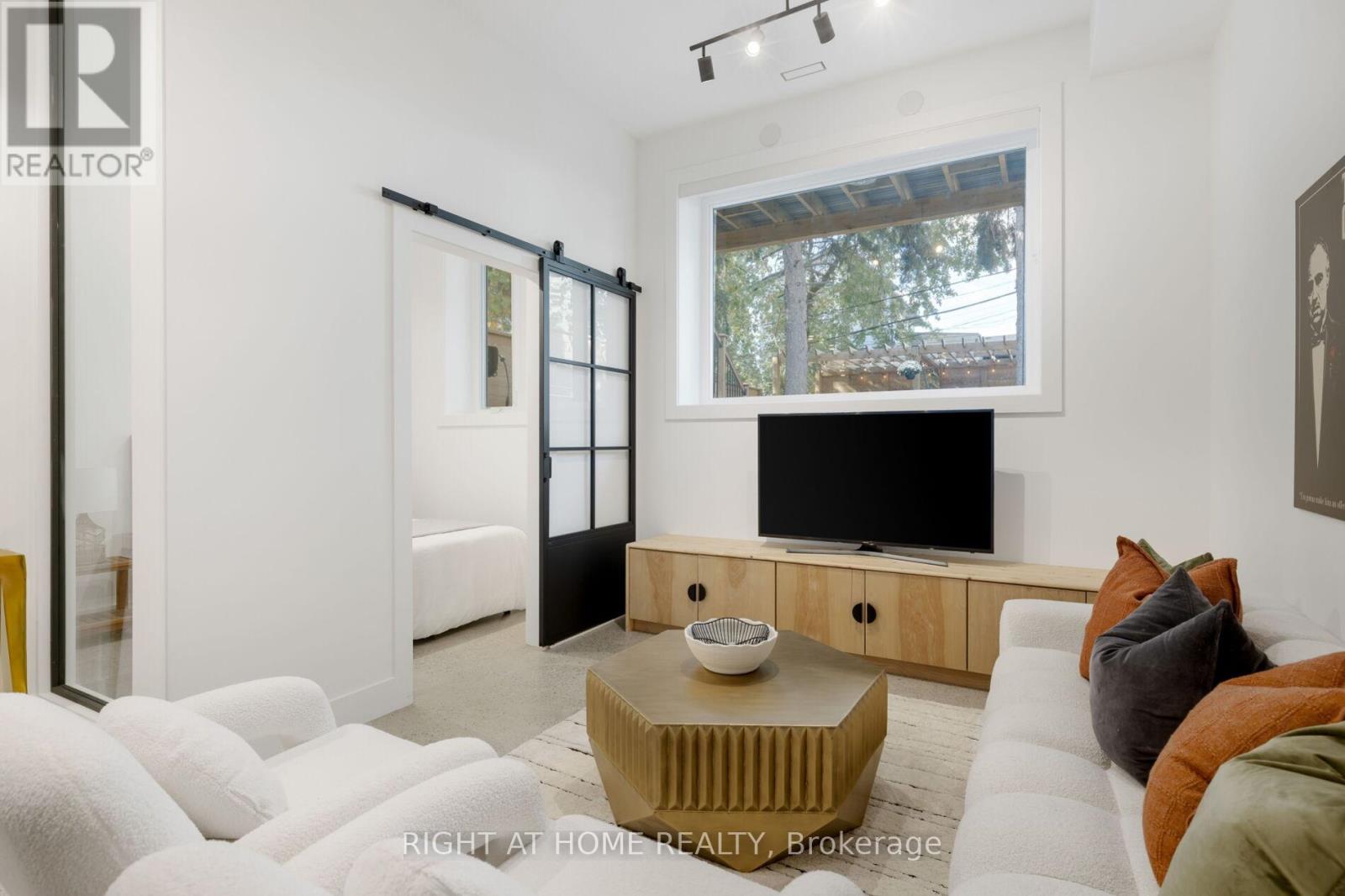 174 CEDRIC AVENUE - 37