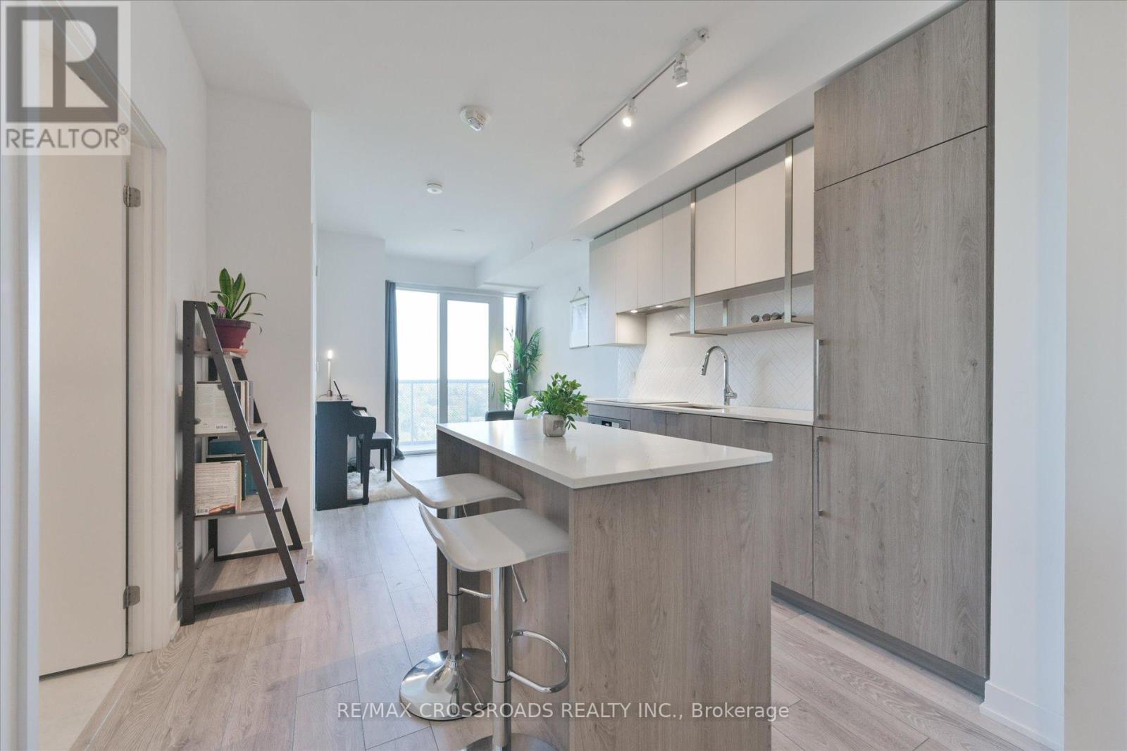 #1510 15 HOLMES AVENUE - 13