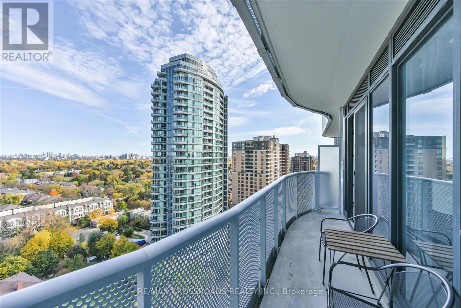 #1510 15 HOLMES AVENUE - 18