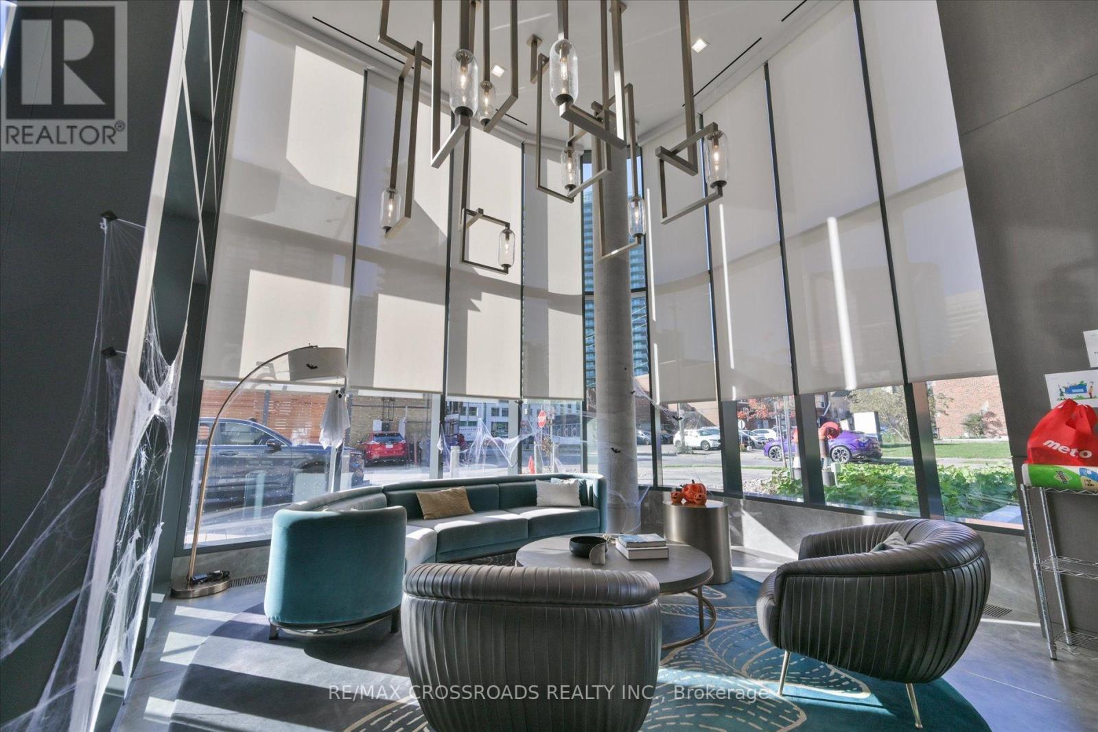 #1510 15 HOLMES AVENUE - 3