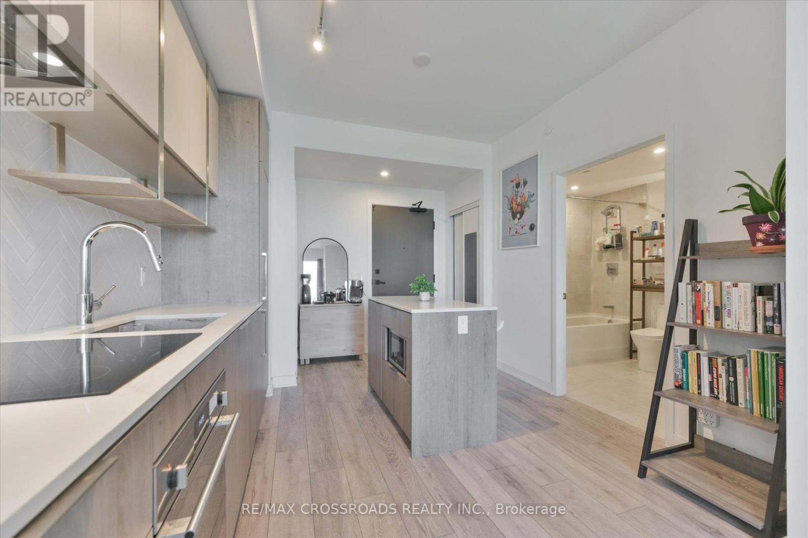 #1510 15 HOLMES AVENUE - 9