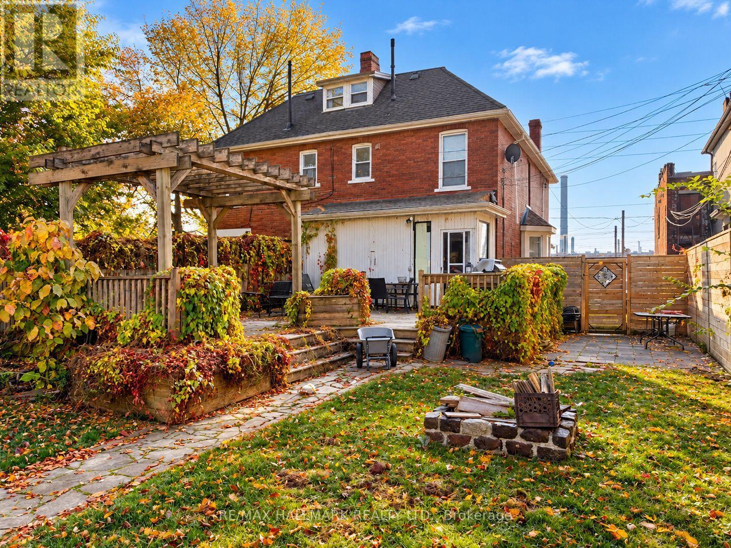 1436 QUEEN STREET E - 3