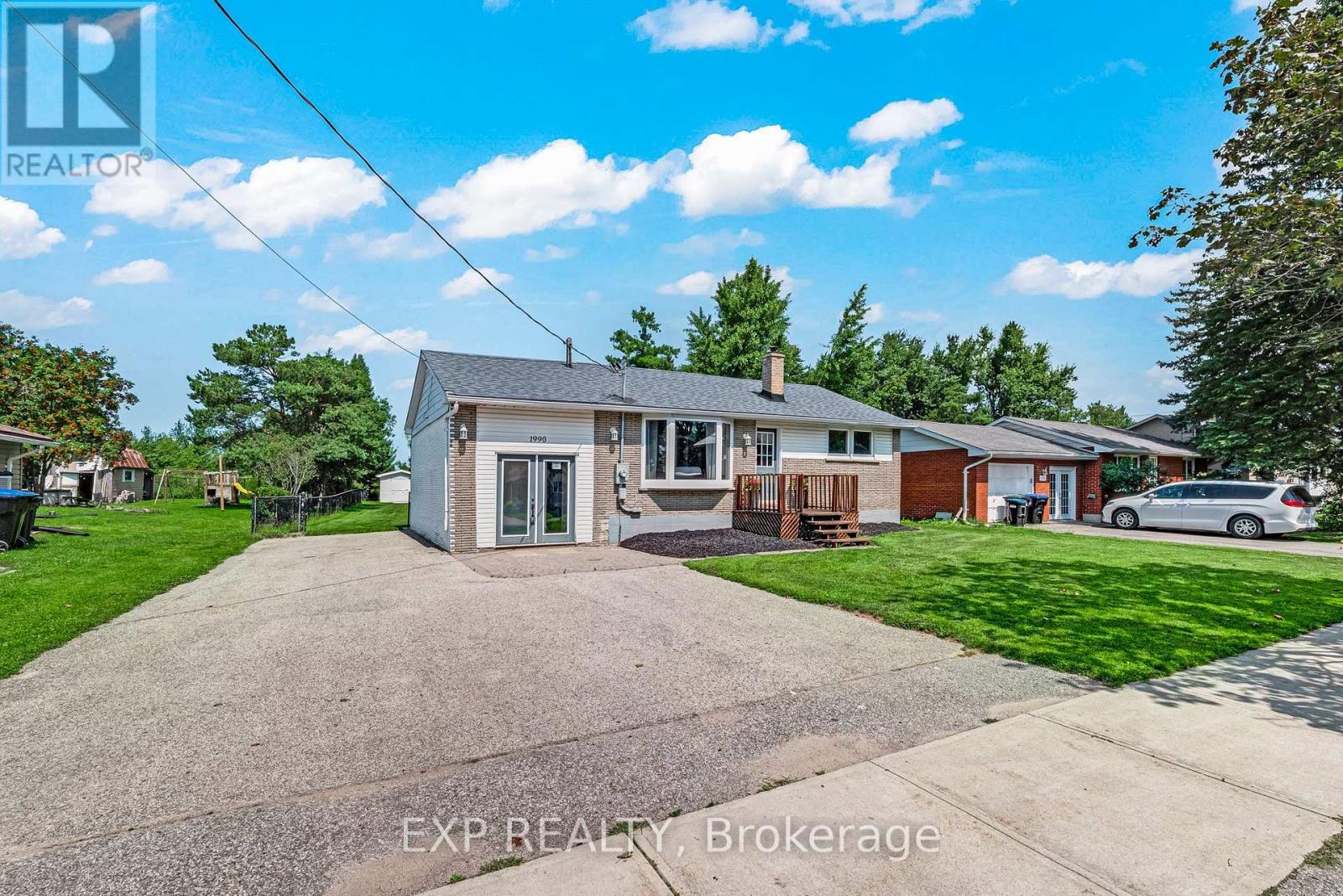1990 Victoria Street, Innisfil photo 2