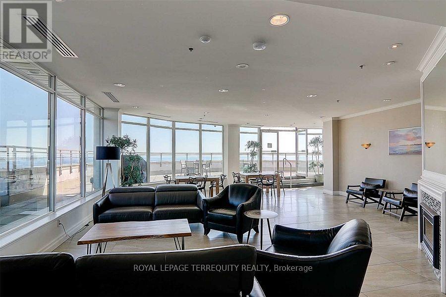 #705 88 PALACE PIER COURT - 32