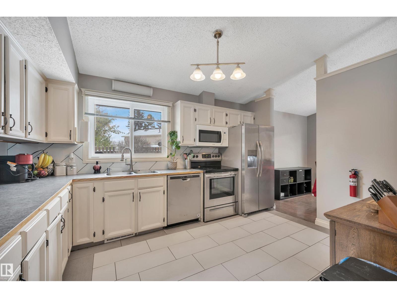 Property photograph 13 for MLS E4514798