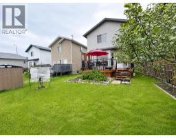 4507 74 Street, Camrose — photo 2