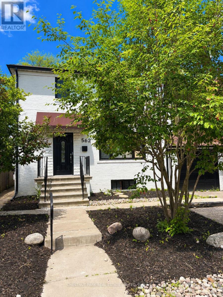 Photo of 562 Deloraine Avenue