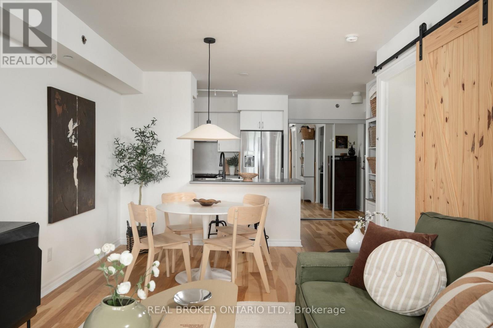 510 - 35 SARANAC BOULEVARD, Toronto (Englemount-Lawrence) — photo 4
