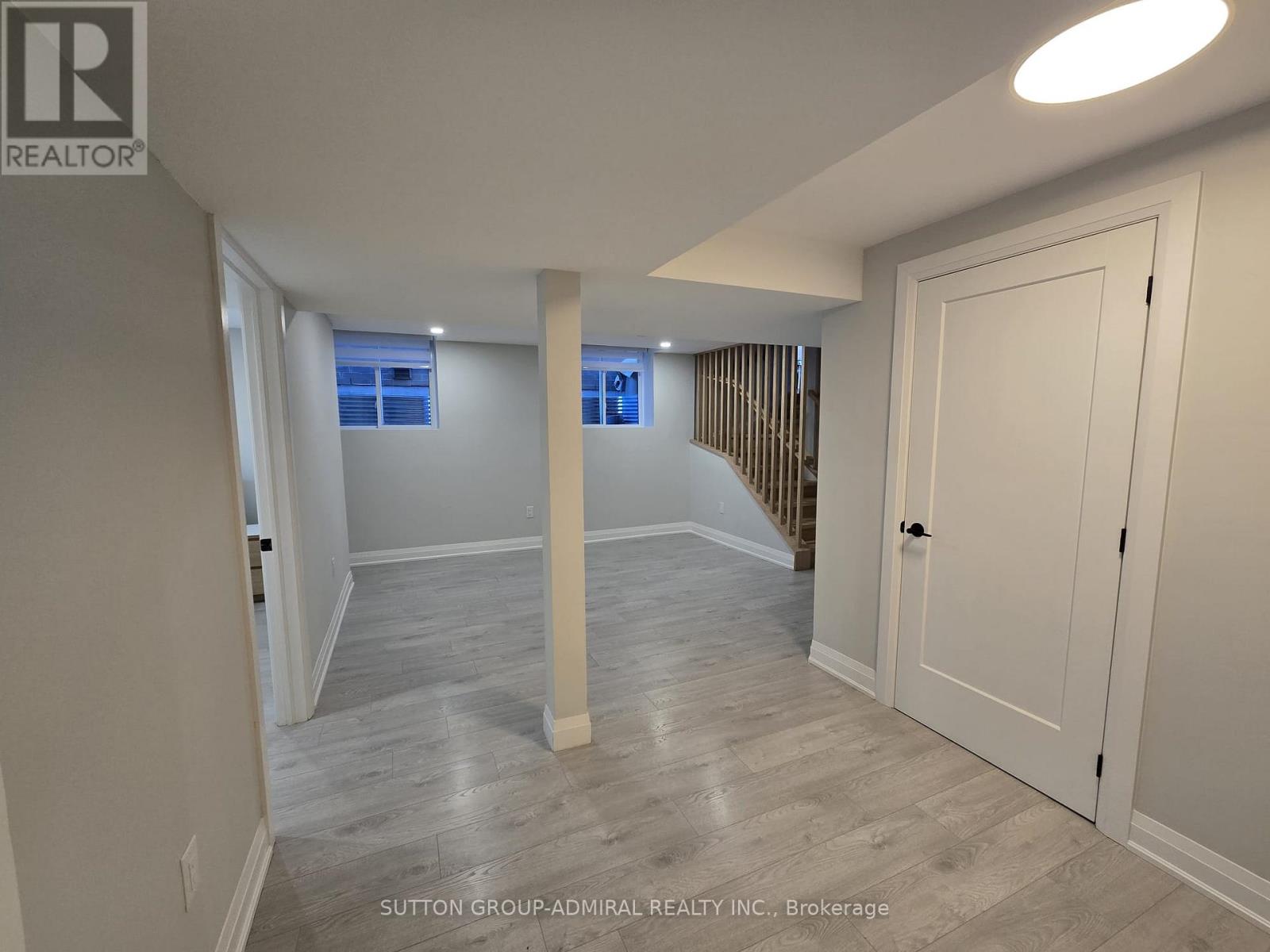 Bsmt-16 Copperhill Heights, Barrie photo 8