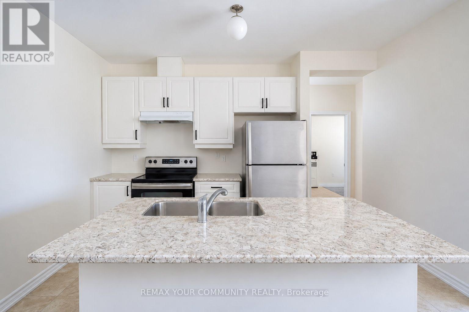 15 Valleybrook Road, Barrie photo 6