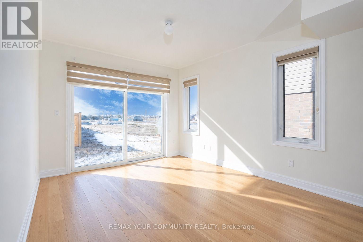 15 Valleybrook Road, Barrie photo 8