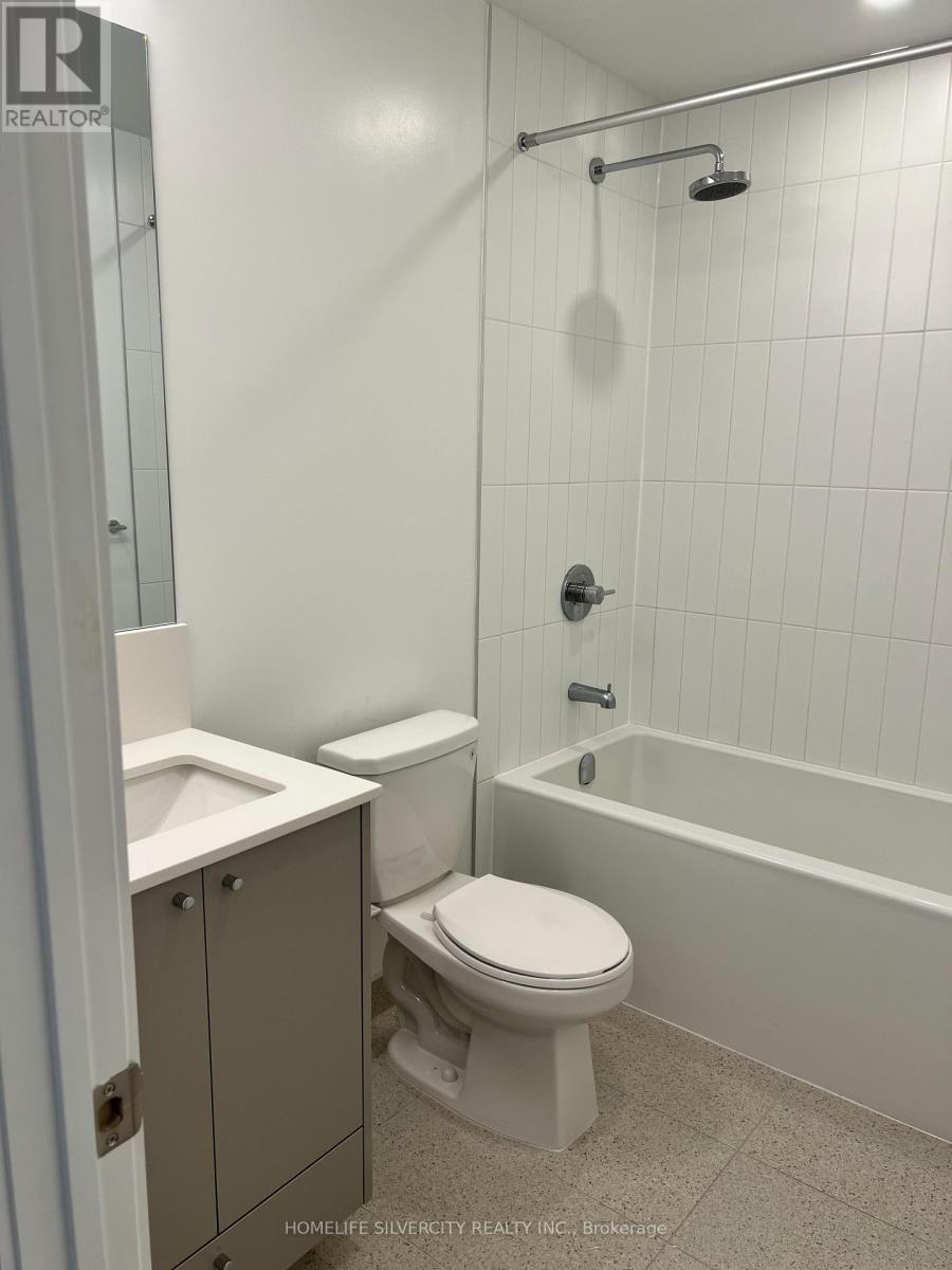 10 OAK STREET - 23