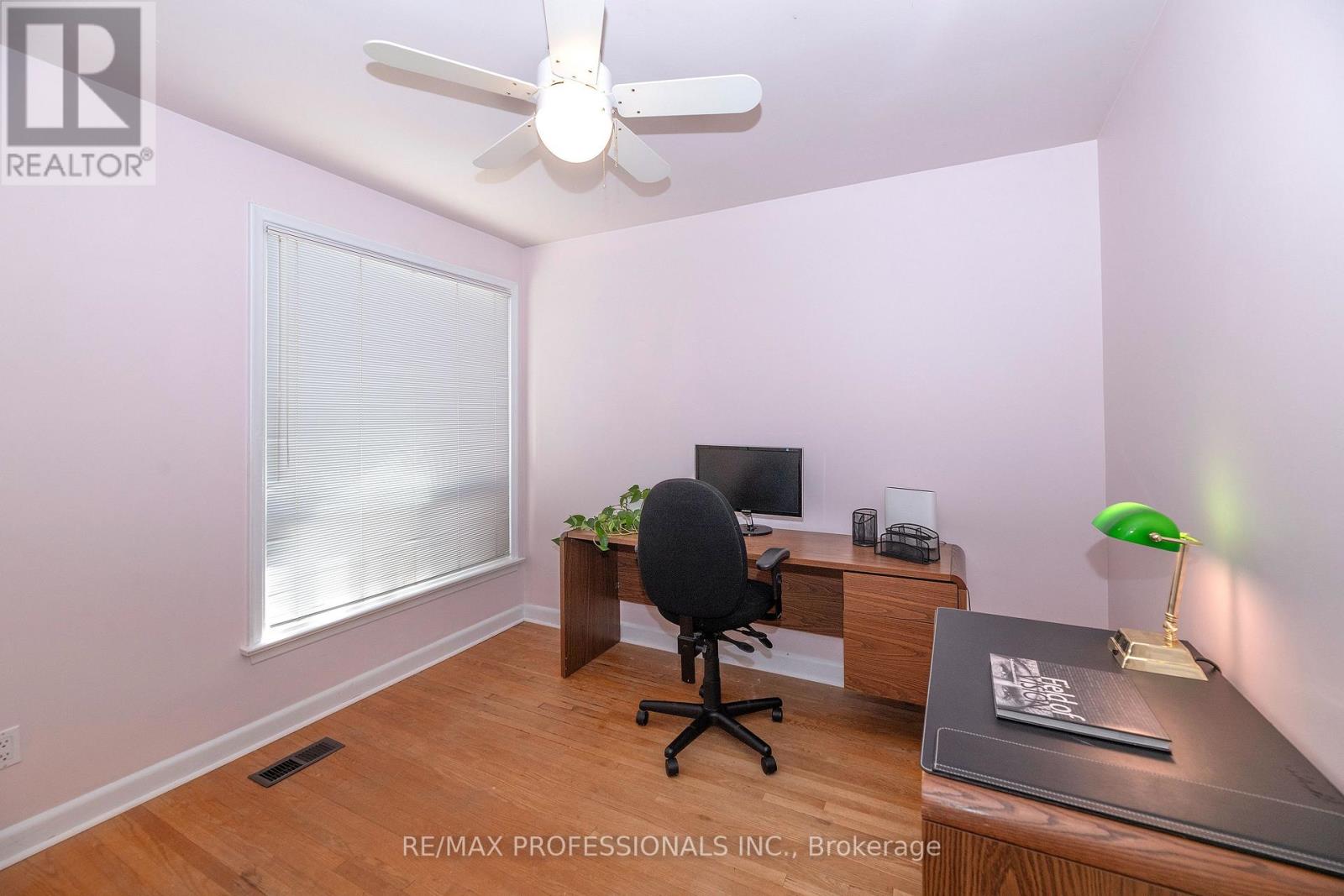 28 CRENDON DRIVE - 15
