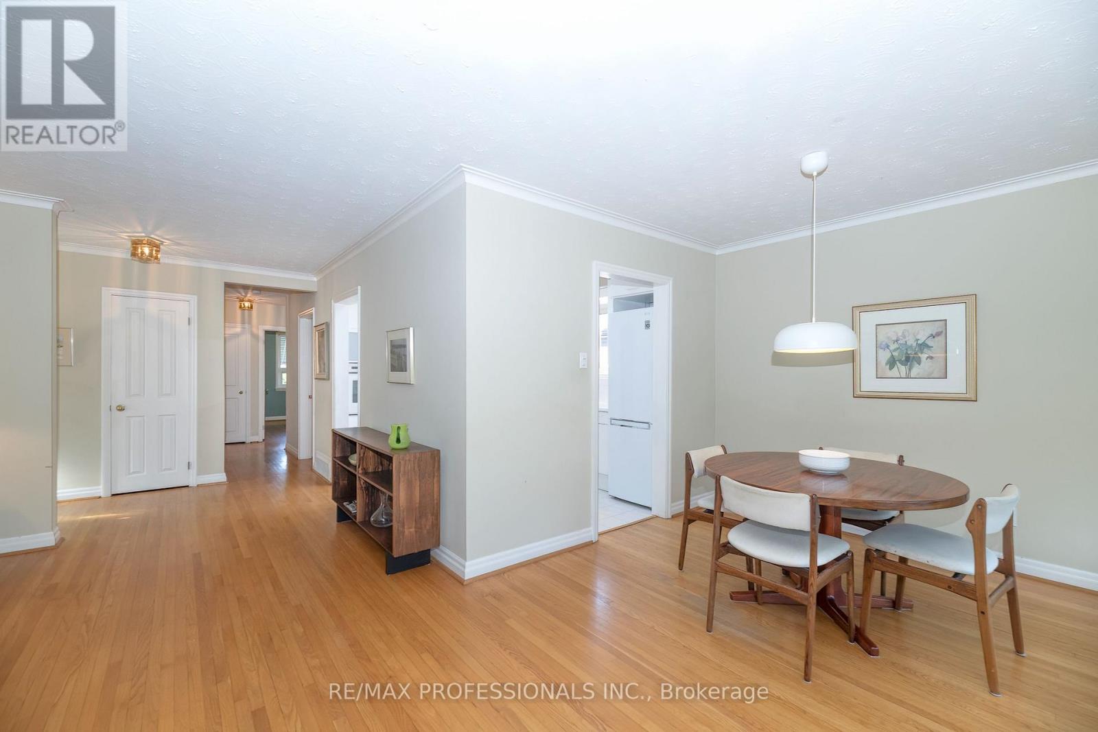 28 CRENDON DRIVE - 6
