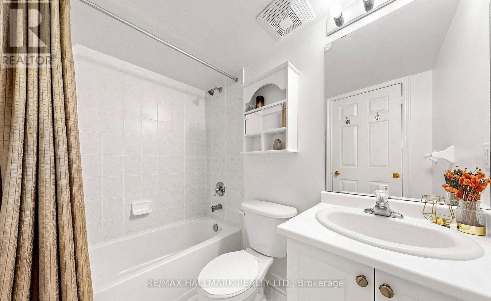 #106 870 JANE STREET - 18