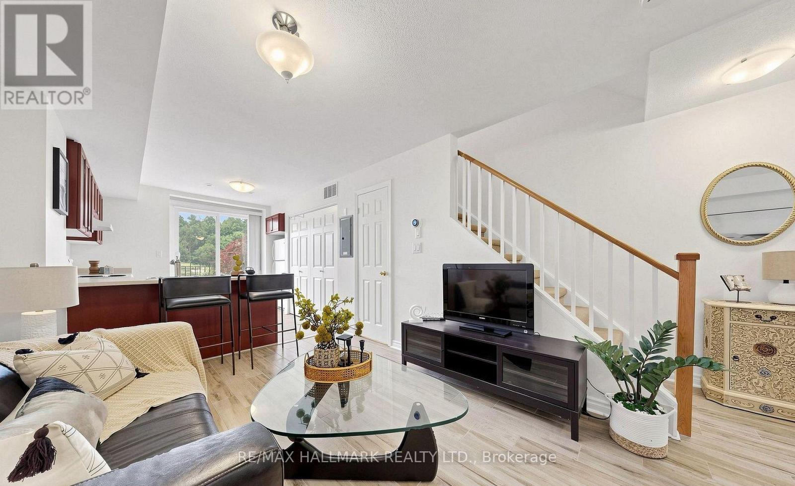#106 870 JANE STREET - 4
