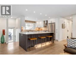 10815 Maplecreek Drive SE, Calgary — photo 3